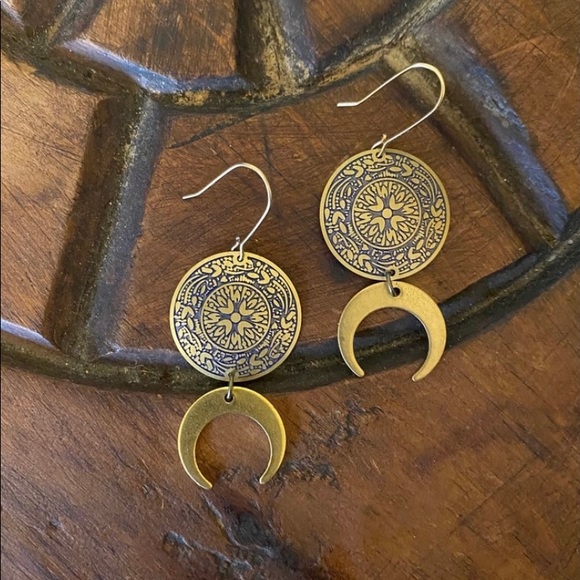 whisperedHEART earrings by trina 🌙🤍✨ - Picture 4 of 11